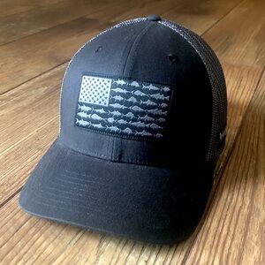 NWOT - Columbia PFG American Flag Fish Patch Flex Fit Mesh Ball Cap